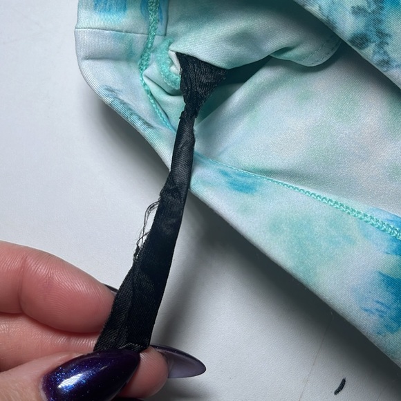 PELETON Blue Diamond Tie Dye V Back Sportsbra Small Gym Workout Active Comfy - Picture 4 of 9